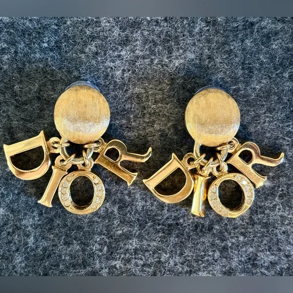 Dior VTG 90s D-I-O-R logo letter charm clip earrings, gold plated/crystals, EUC - Picture 4 of 13